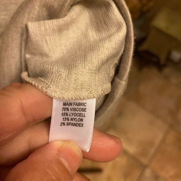 St JOHN CASUAL SKIRT TAN IN COLOR WITH POCKETS SIZE 12 - Picture 6 of 10